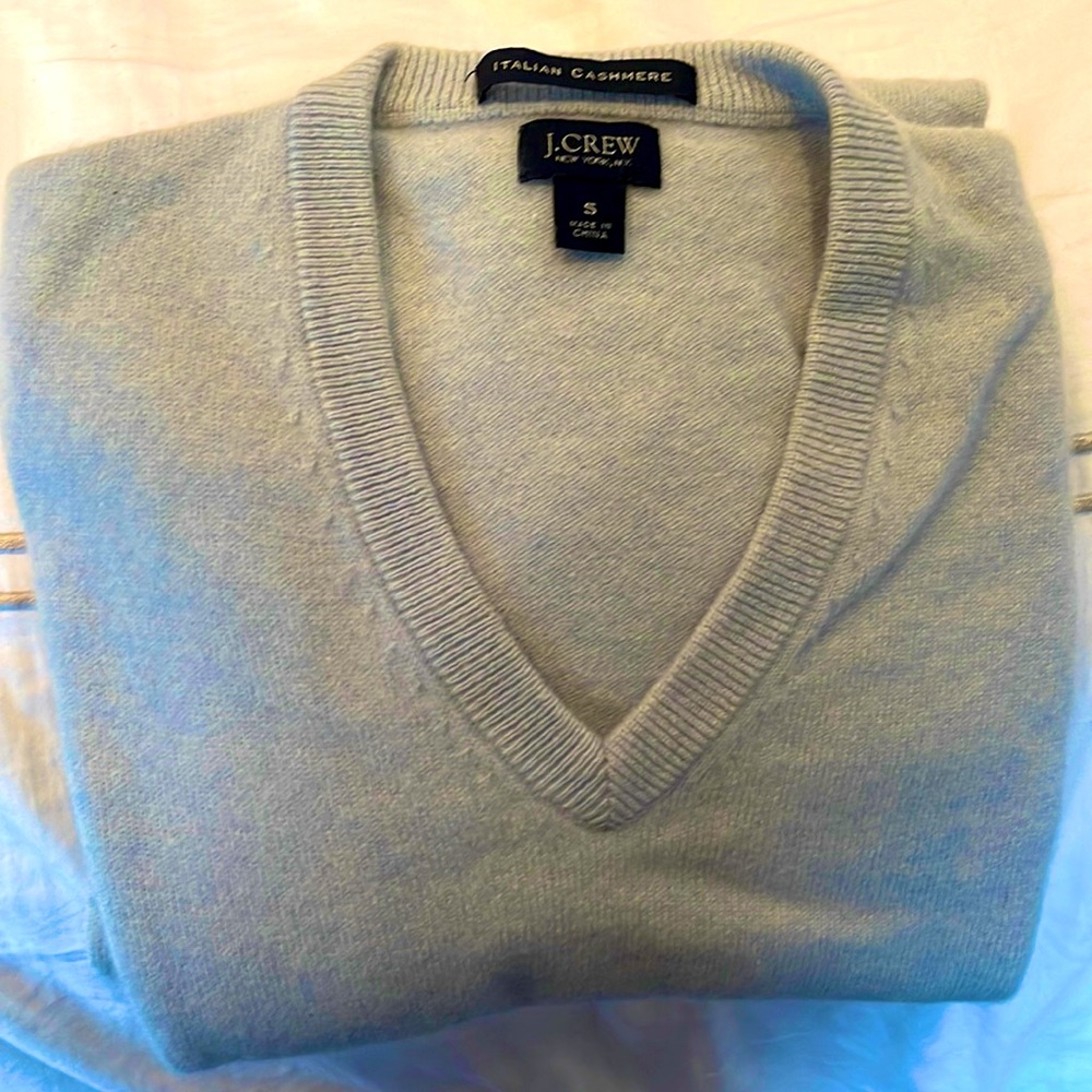 JCrew Italian Cashmere v-neck sweater - size small